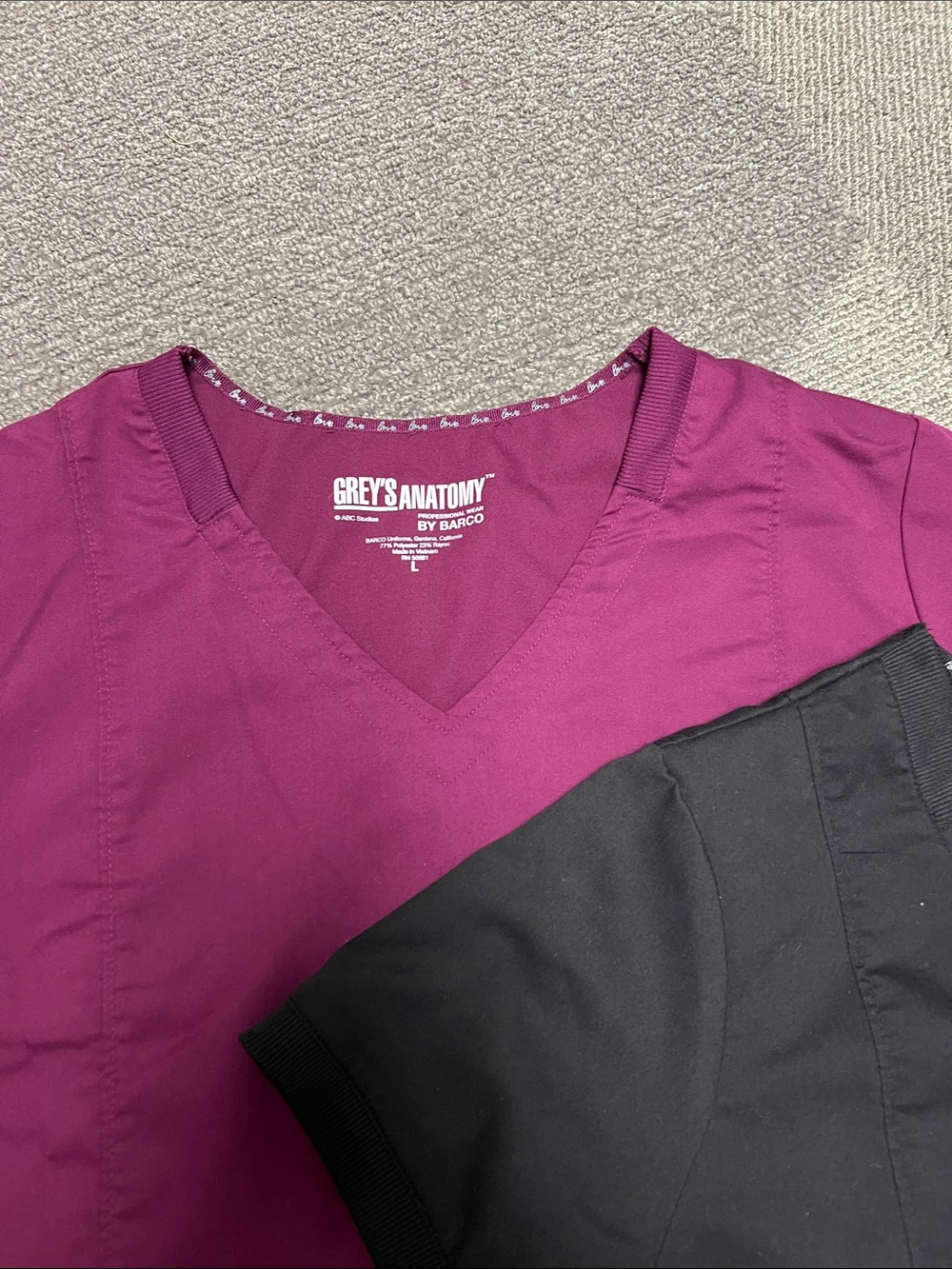 3 Grey's Anatomy V-Neck Scrub Tops - Teal, Black, Plum Large like NEW - Picture 4 of 4